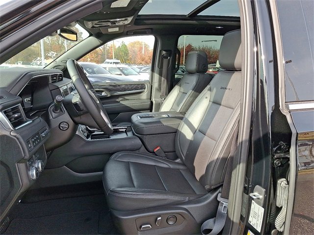 Used 2023 GMC Yukon XL Denali image 11