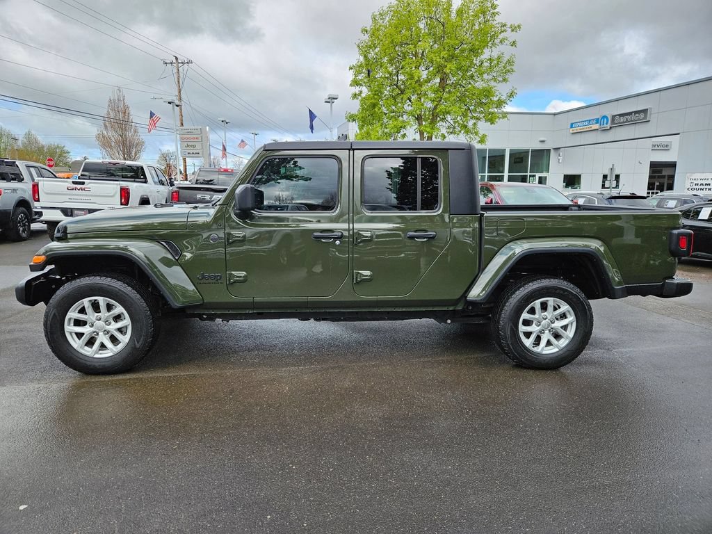 Used 2023 Jeep Gladiator Sport AWD/4WD image 4