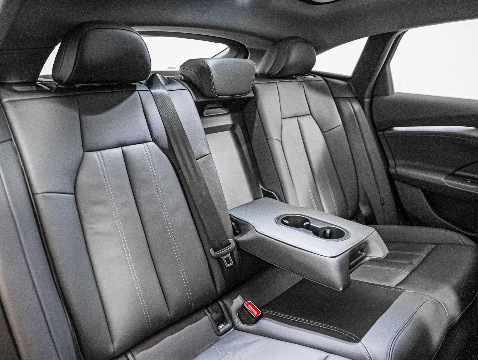 Certified 2025 Audi A6 e-tron Premium Plus w/ Premium Plus image 14