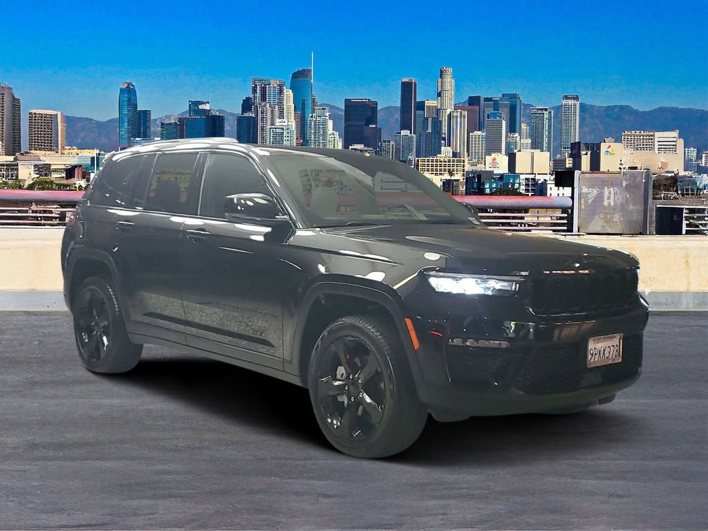 Used 2024 Jeep Grand Cherokee Limited w/ Black Appearance Package image 3