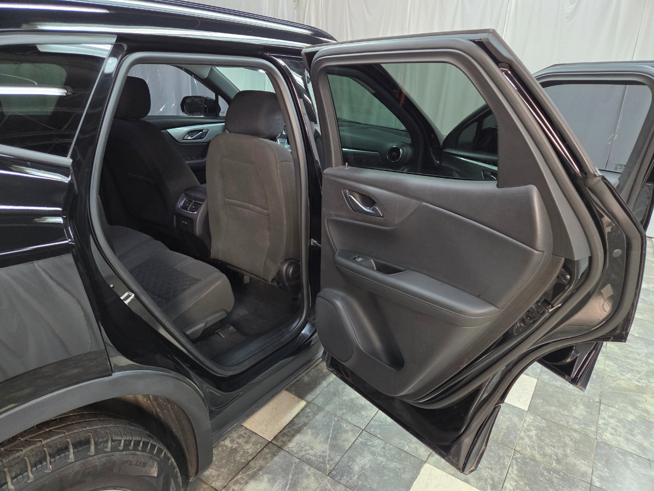 Used 2019 Chevrolet Blazer LT image 14