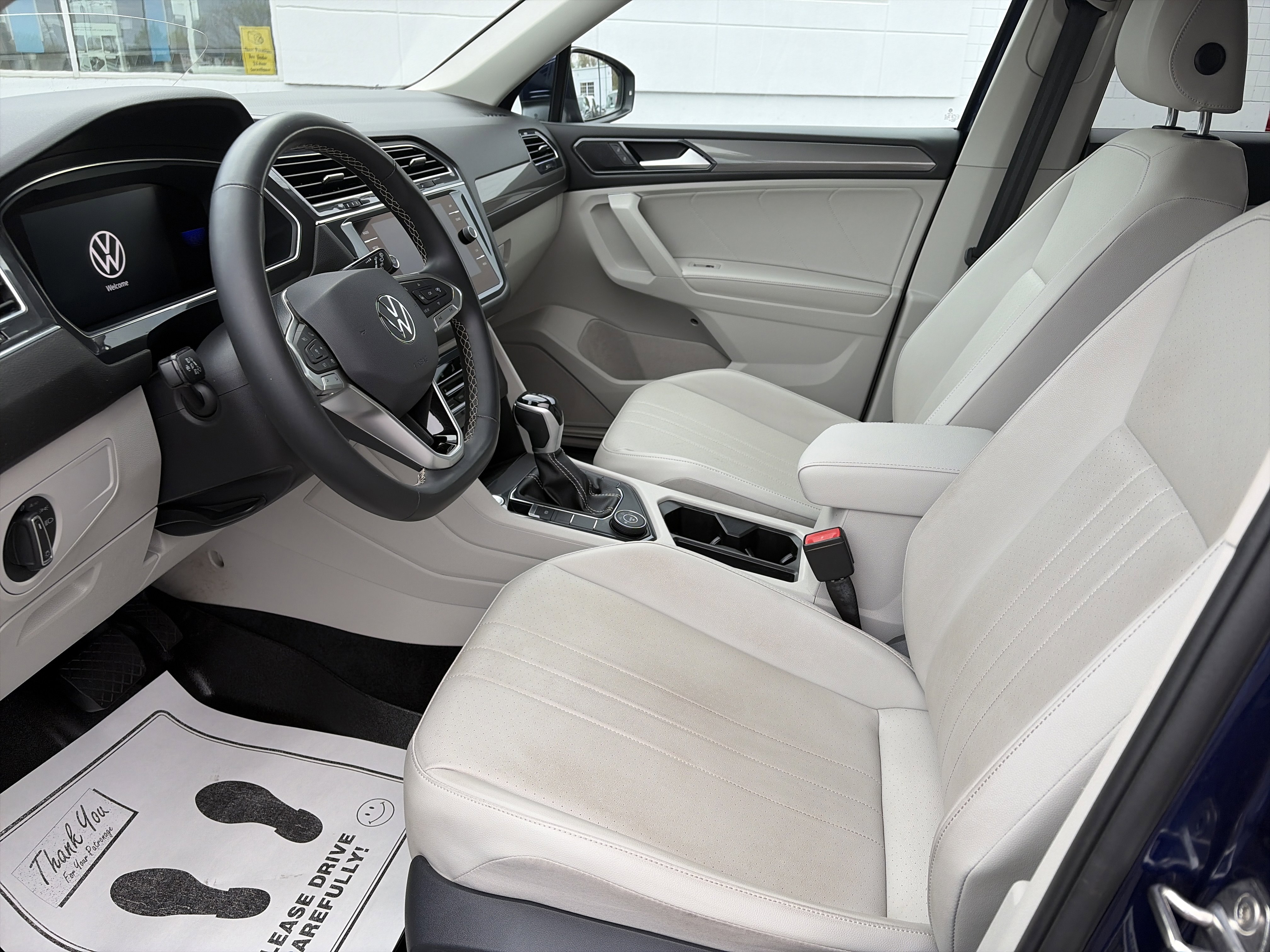 Used 2022 Volkswagen Tiguan SE image 12