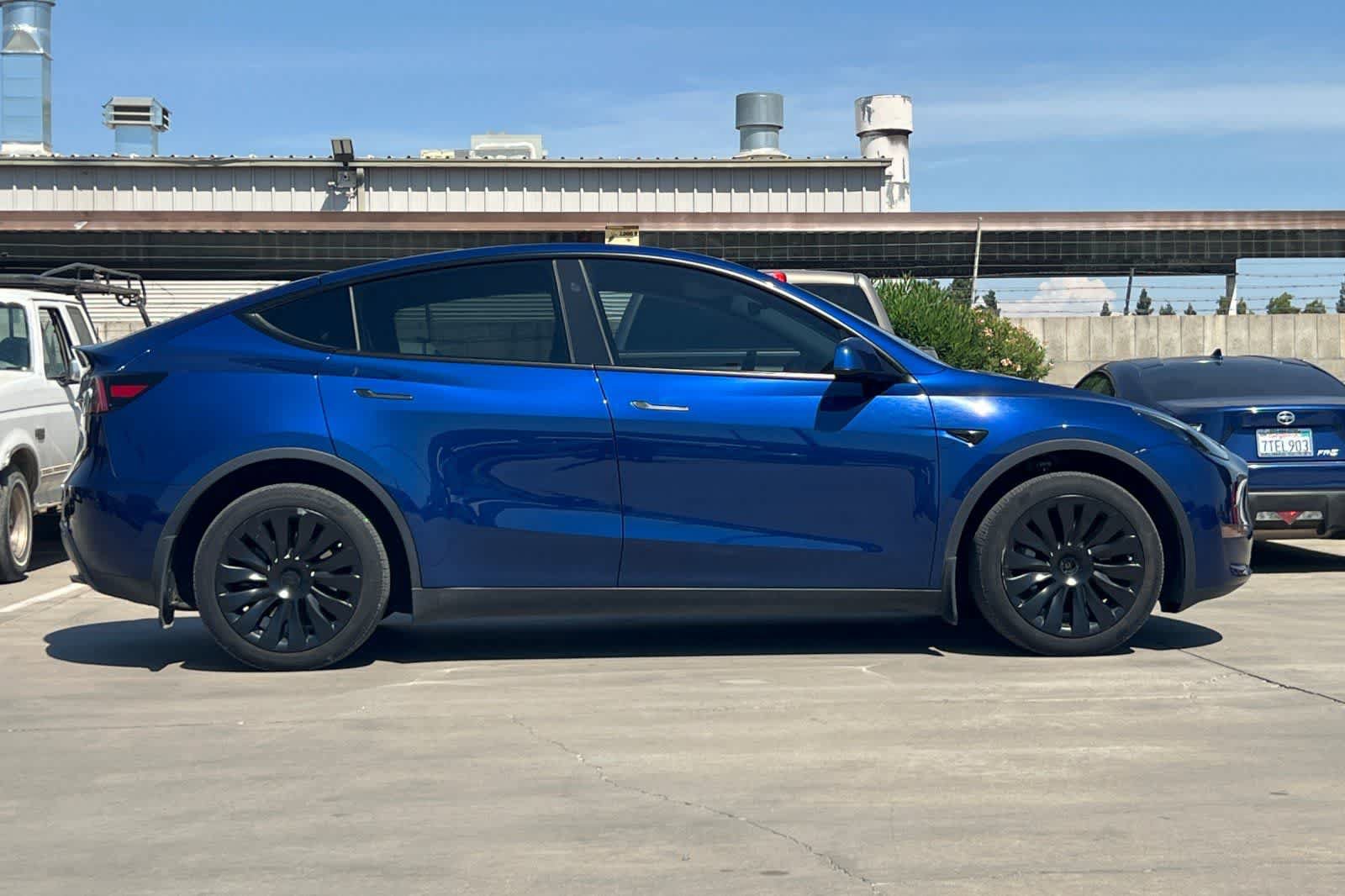 Used 2024 Tesla Model Y Long Range AWD/4WD image 9