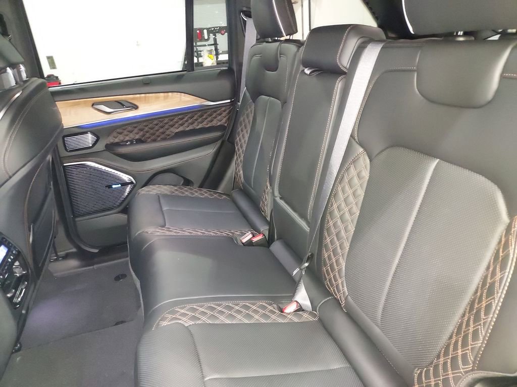 New 2026 Jeep Grand Cherokee Summit w/ Obsidian Package AWD/4WD image 29