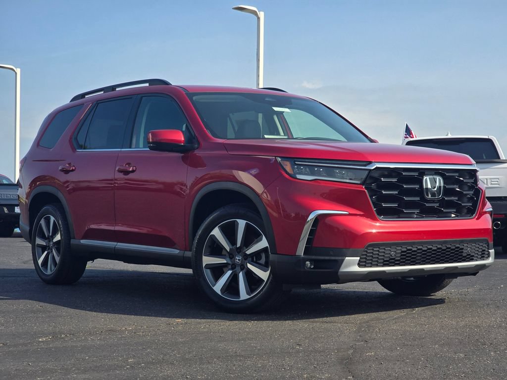 Used 2025 Honda Pilot Touring video 2