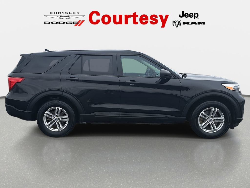 Used 2022 Ford Explorer 4WD w/ Class IV Trailer Tow Package image 4
