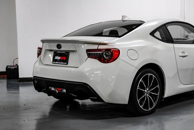Used 2020 Toyota 86 RWD image 10