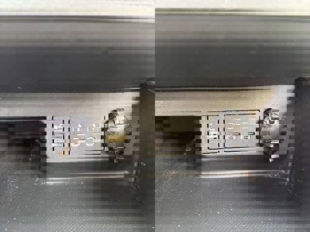 Used 2023 Toyota Highlander Limited image 22