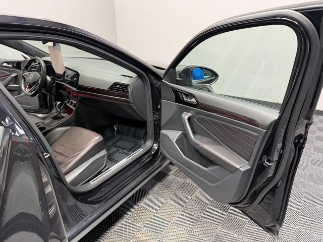 Used 2024 Volkswagen Jetta GLI Autobahn image 21