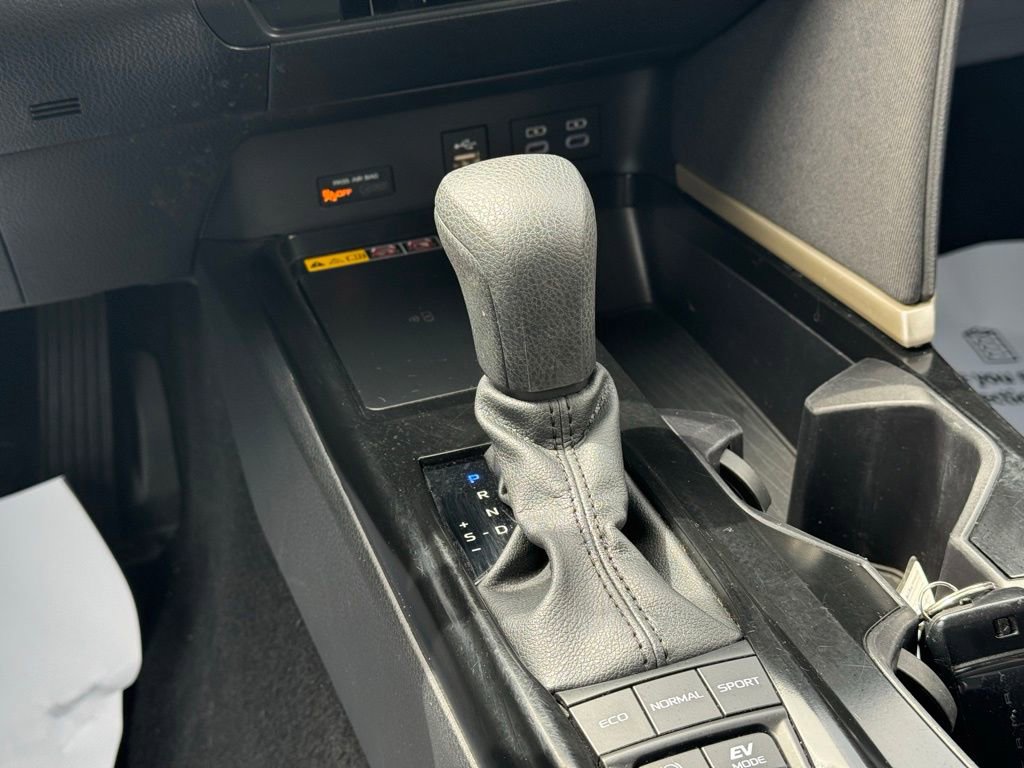 Used 2025 Toyota Camry LE FWD image 35