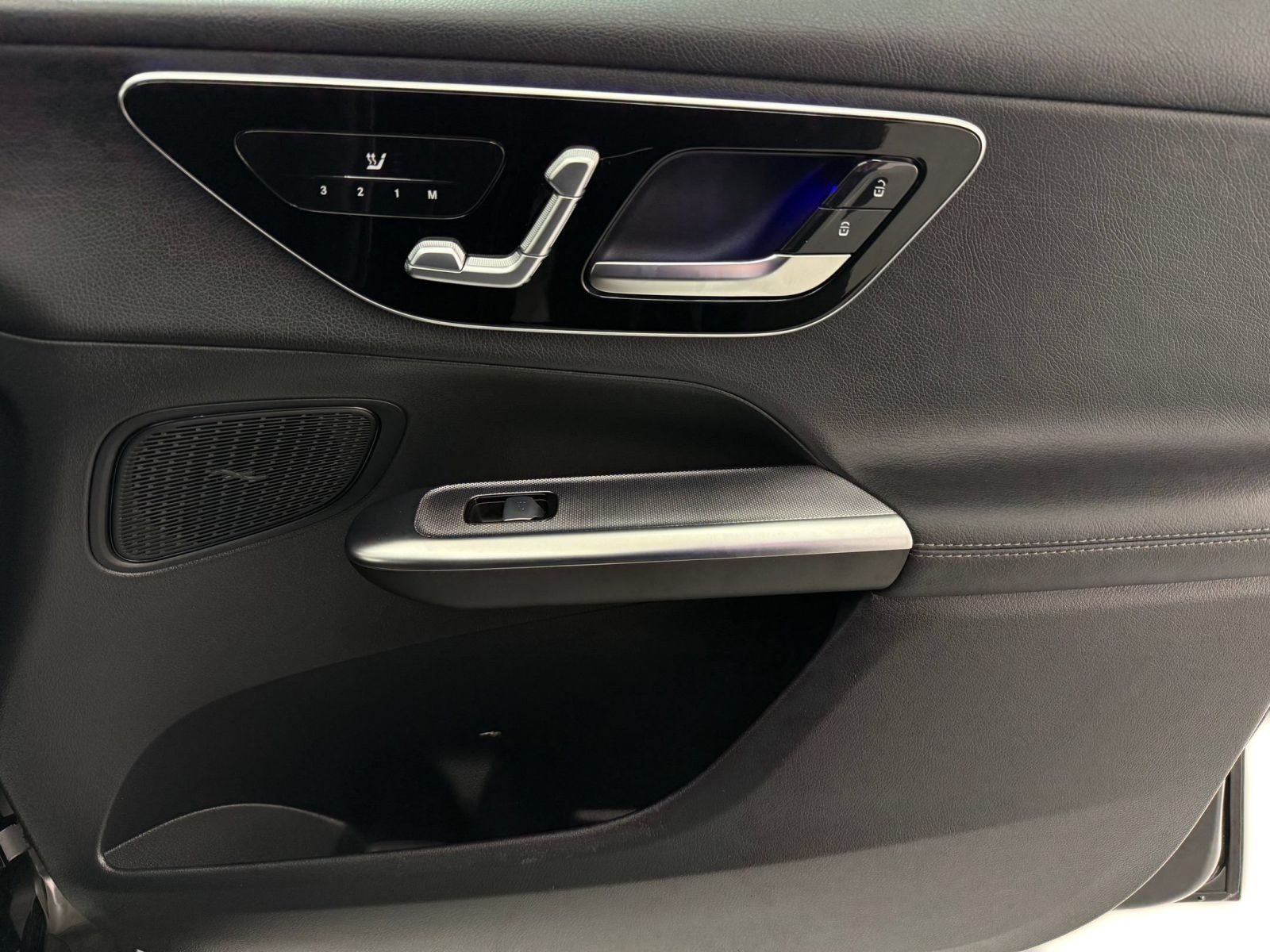 Certified 2025 Mercedes-Benz GLC 350e 4MATIC image 27