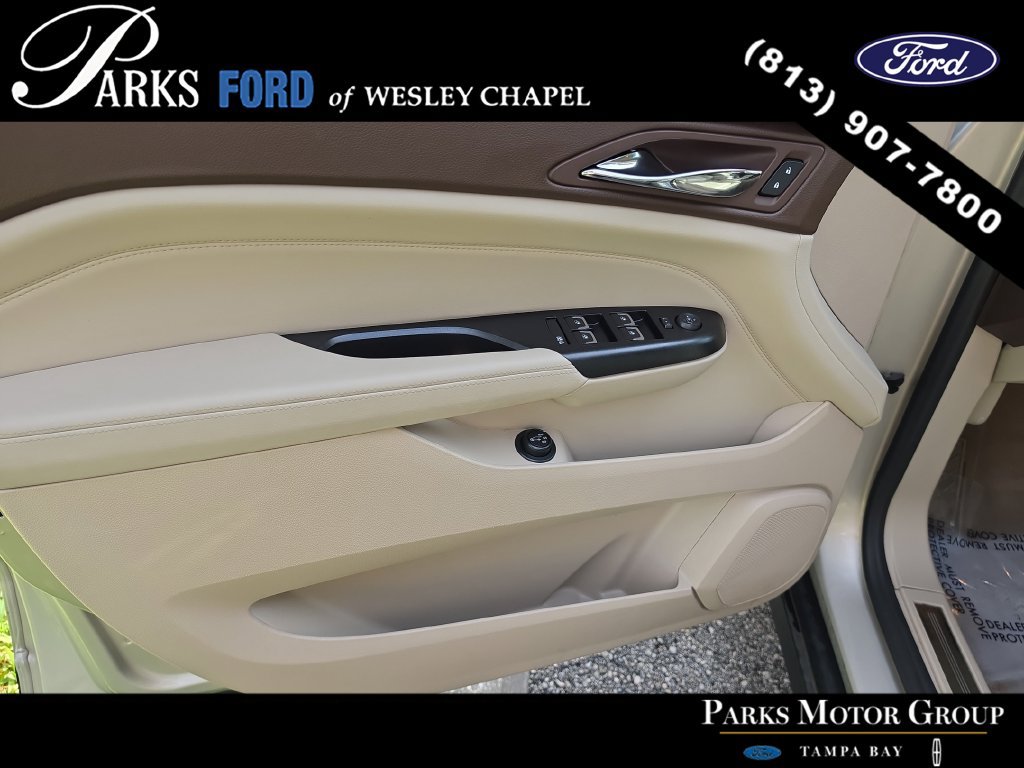 Used 2015 Cadillac SRX Luxury w/ Driver Awareness Package FWD image 17