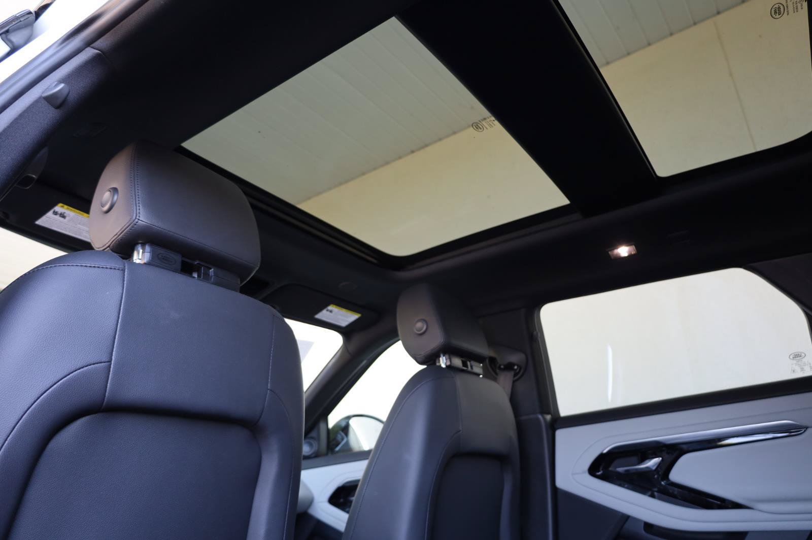 Used 2023 Land Rover Range Rover Evoque R-Dynamic S AWD/4WD image 24