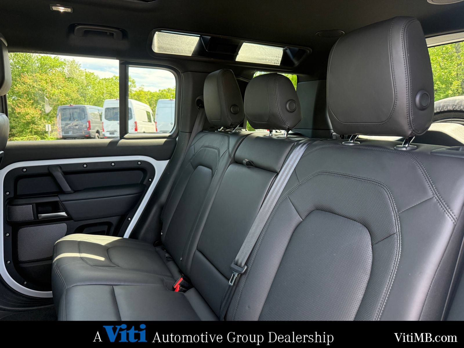 Used 2023 Land Rover Defender 110 V8 AWD/4WD image 22