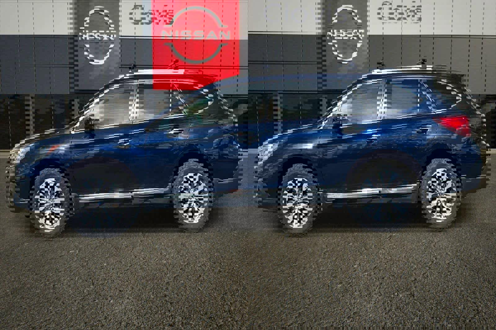 Used 2018 Subaru Outback 3.6R Touring w/ Popular Package #3 image 6