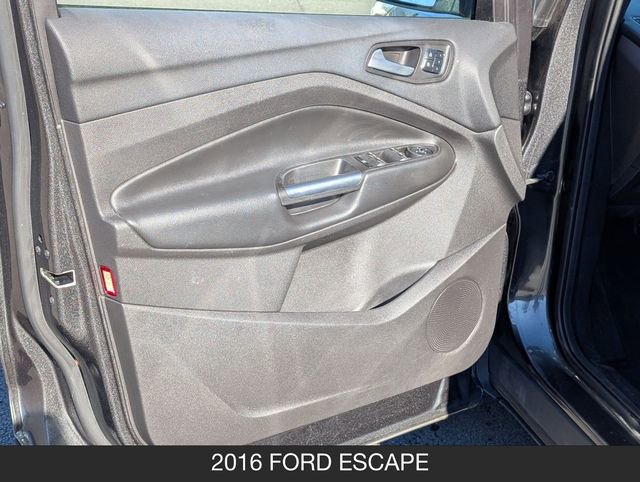 Used 2016 Ford Escape Titanium FWD image 7