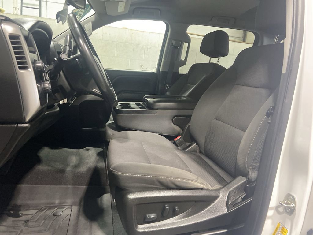 Certified 2018 Chevrolet Silverado 1500 LT w/ All Star Edition AWD/4WD image 19