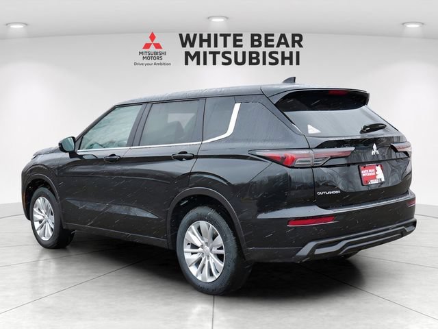 New 2026 Mitsubishi Outlander ES FWD image 2