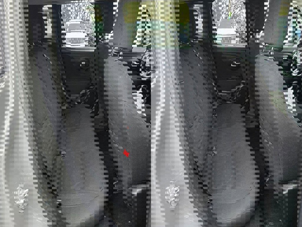 Used 2021 Jeep Renegade Latitude w/ Luxury Group I image 22