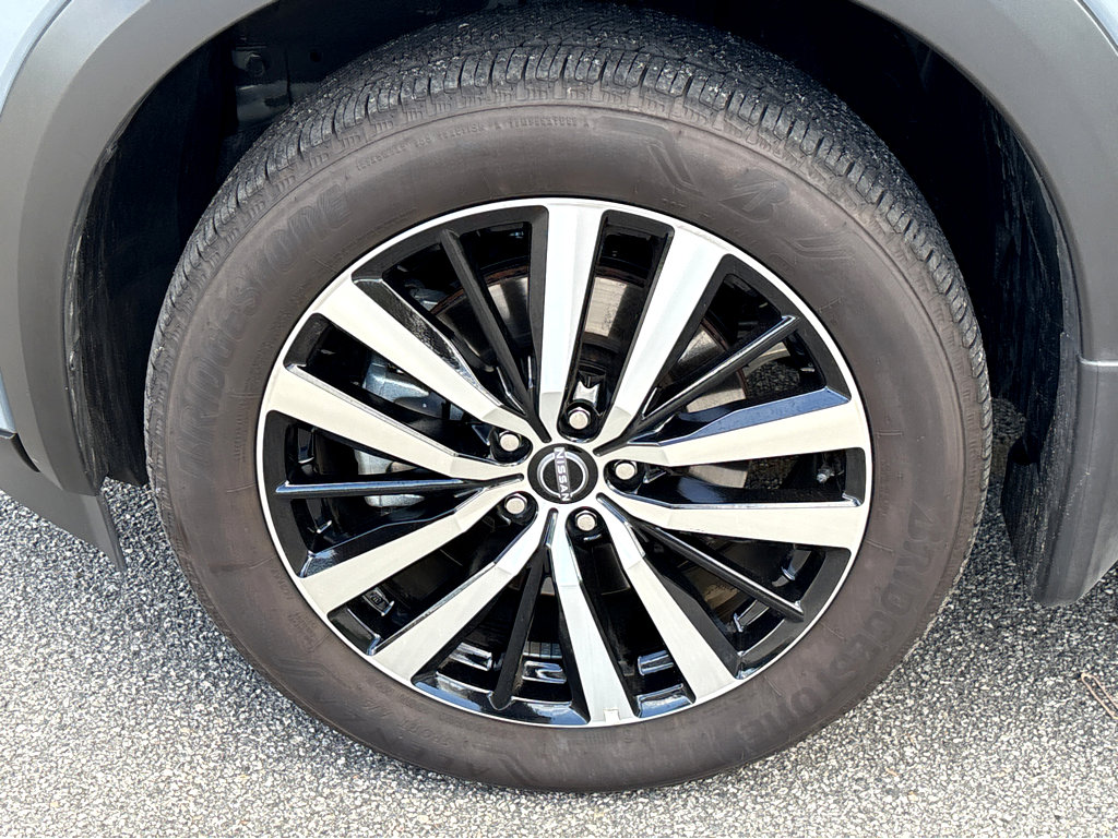 Certified 2025 Nissan Pathfinder Platinum image 24