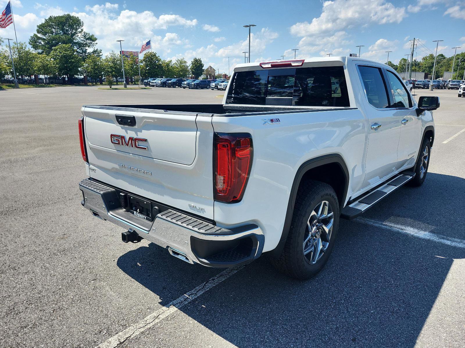 New 2026 GMC Sierra 1500 SLT w/ SLT Premium Plus Package image 3