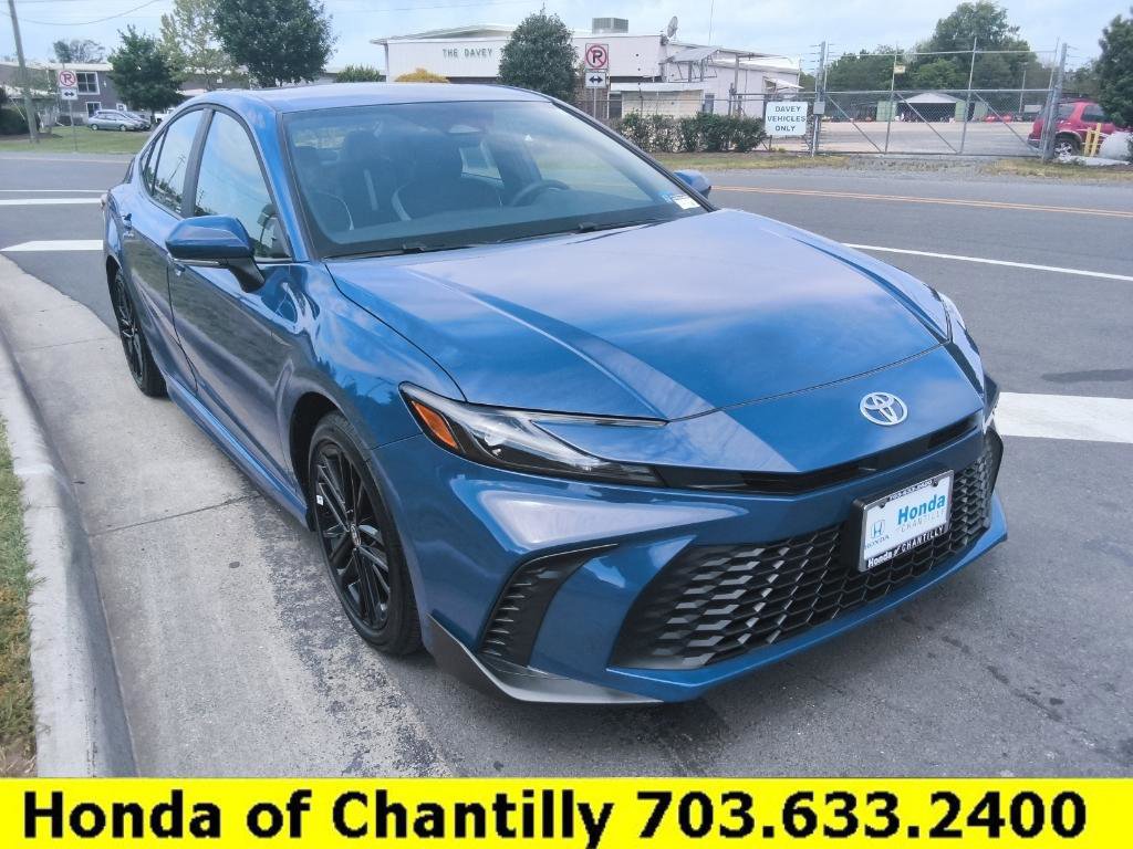 Used 2026 Toyota Camry SE FWD image 9