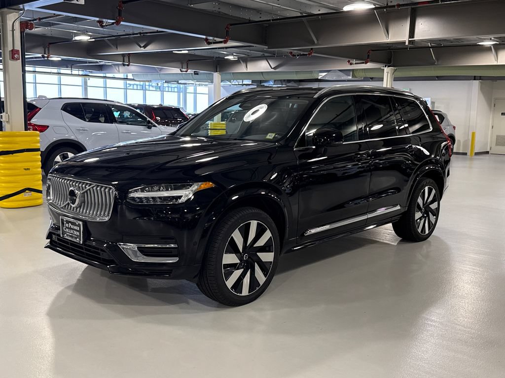 Certified 2024 Volvo XC90 T8 Plus w/ Protection Package Premier AWD/4WD image 5