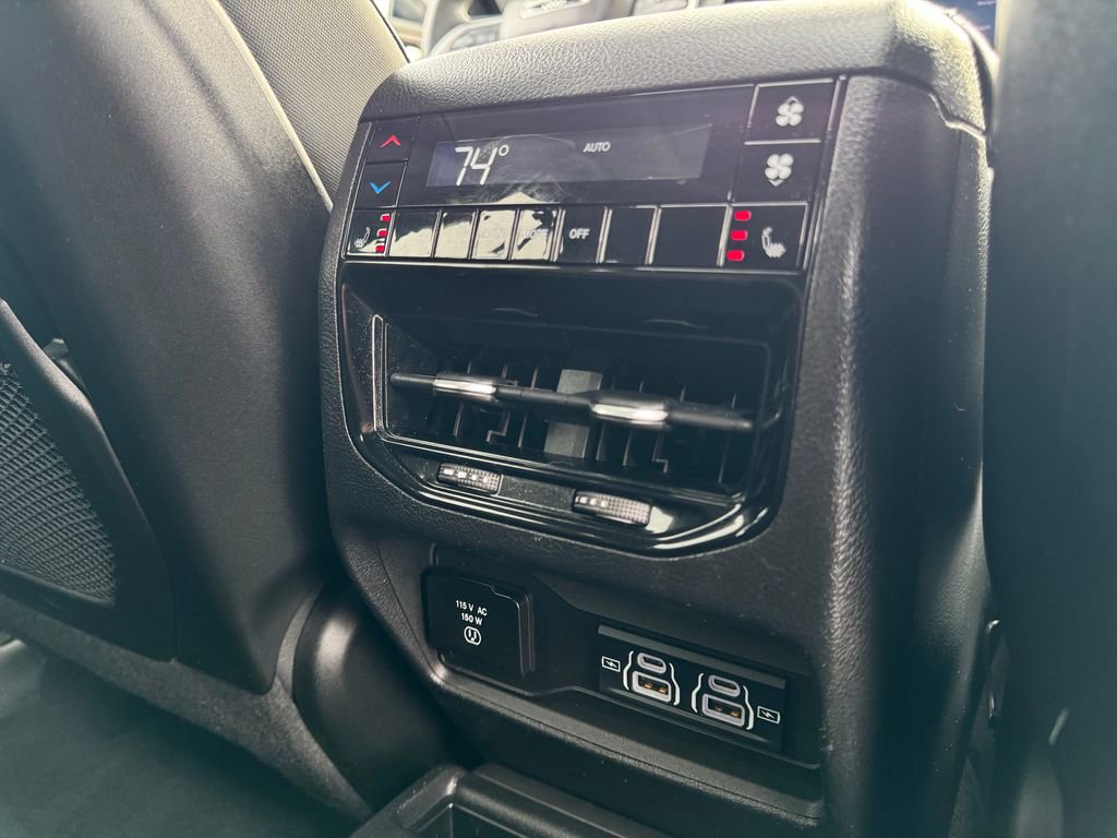 Used 2023 Jeep Grand Cherokee L Limited image 15