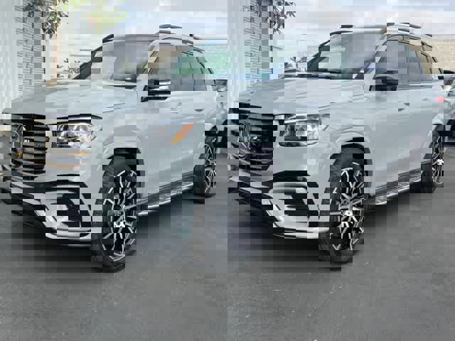 New 2026 Mercedes-Benz GLS 580 4MATIC