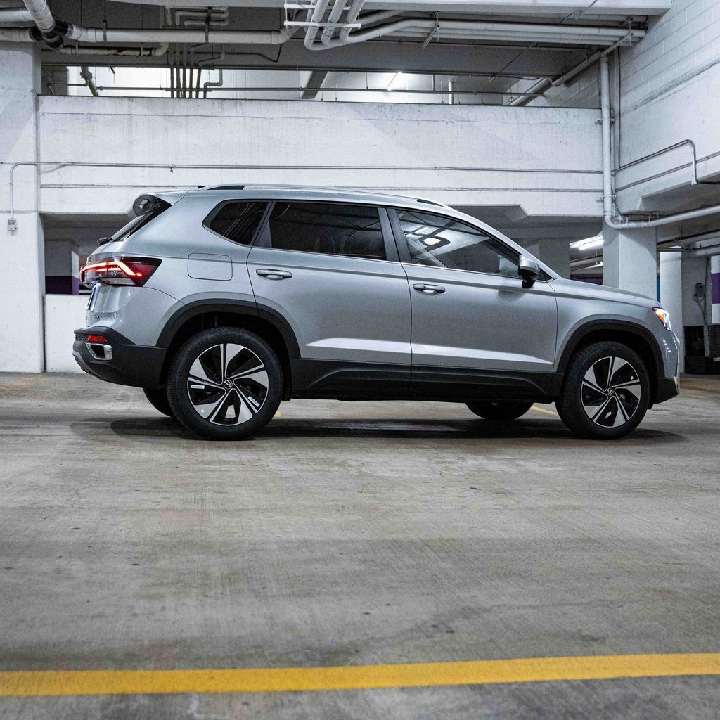 New 2026 Volkswagen Taos SE image 7