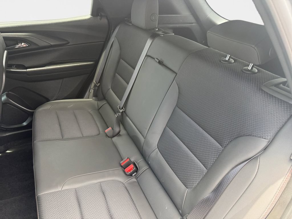 Used 2023 Chevrolet TrailBlazer RS w/ Convenience Package AWD/4WD image 9