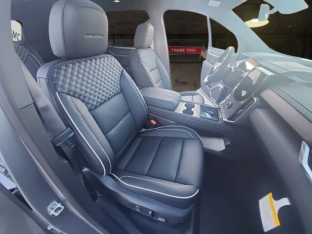 New 2026 GMC Acadia Denali w/ Super Cruise Package image 10