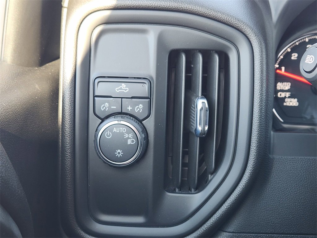 Used 2024 Chevrolet Silverado 1500 Custom image 22