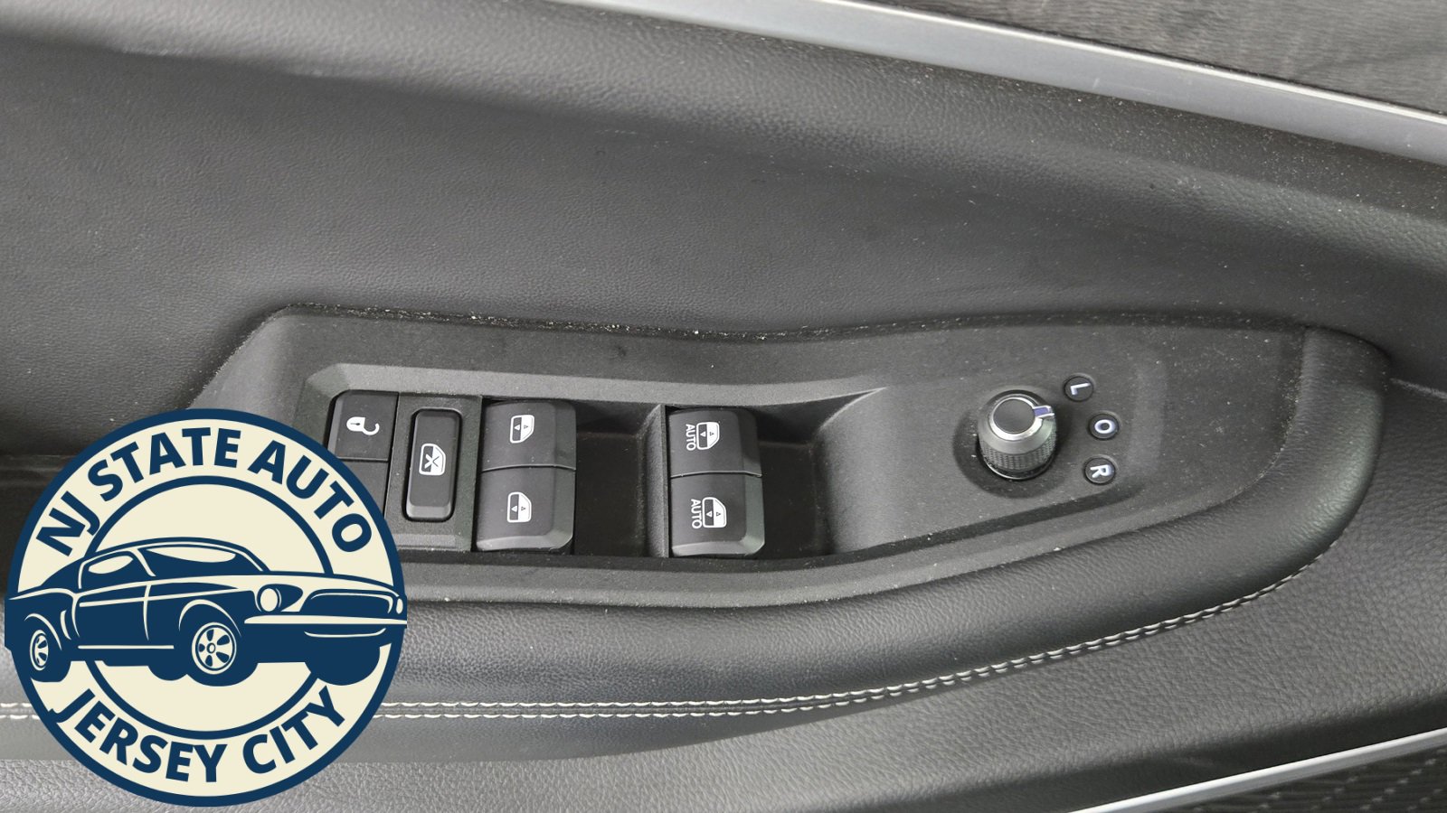 Used 2022 Jeep Grand Cherokee Limited 4xe image 22