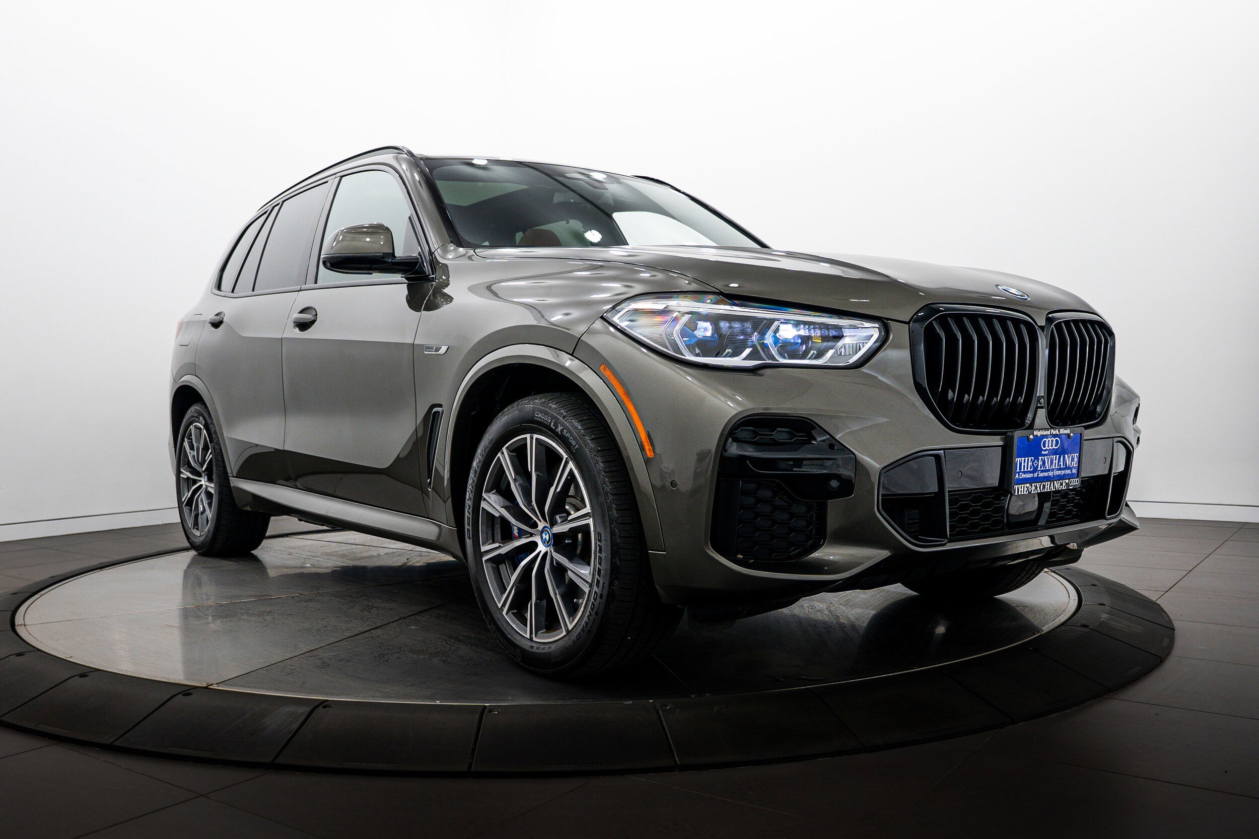 Used 2023 BMW X5 xDrive45e w/ Executive Package video 1