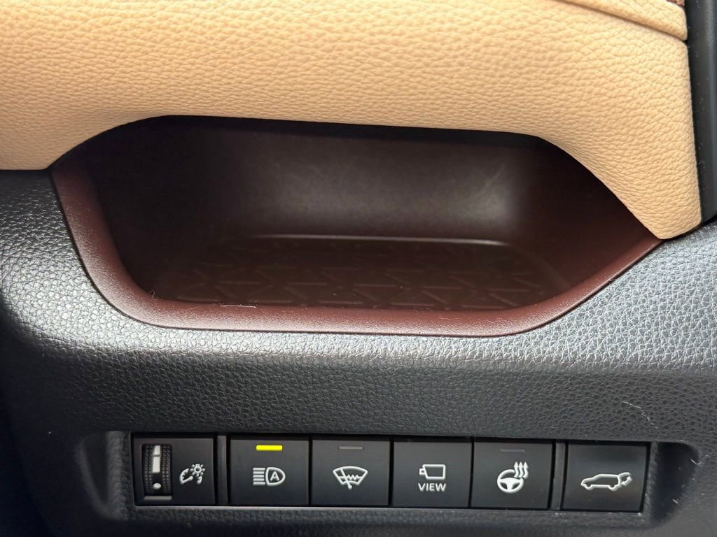 Used 2020 Toyota RAV4 Limited image 21