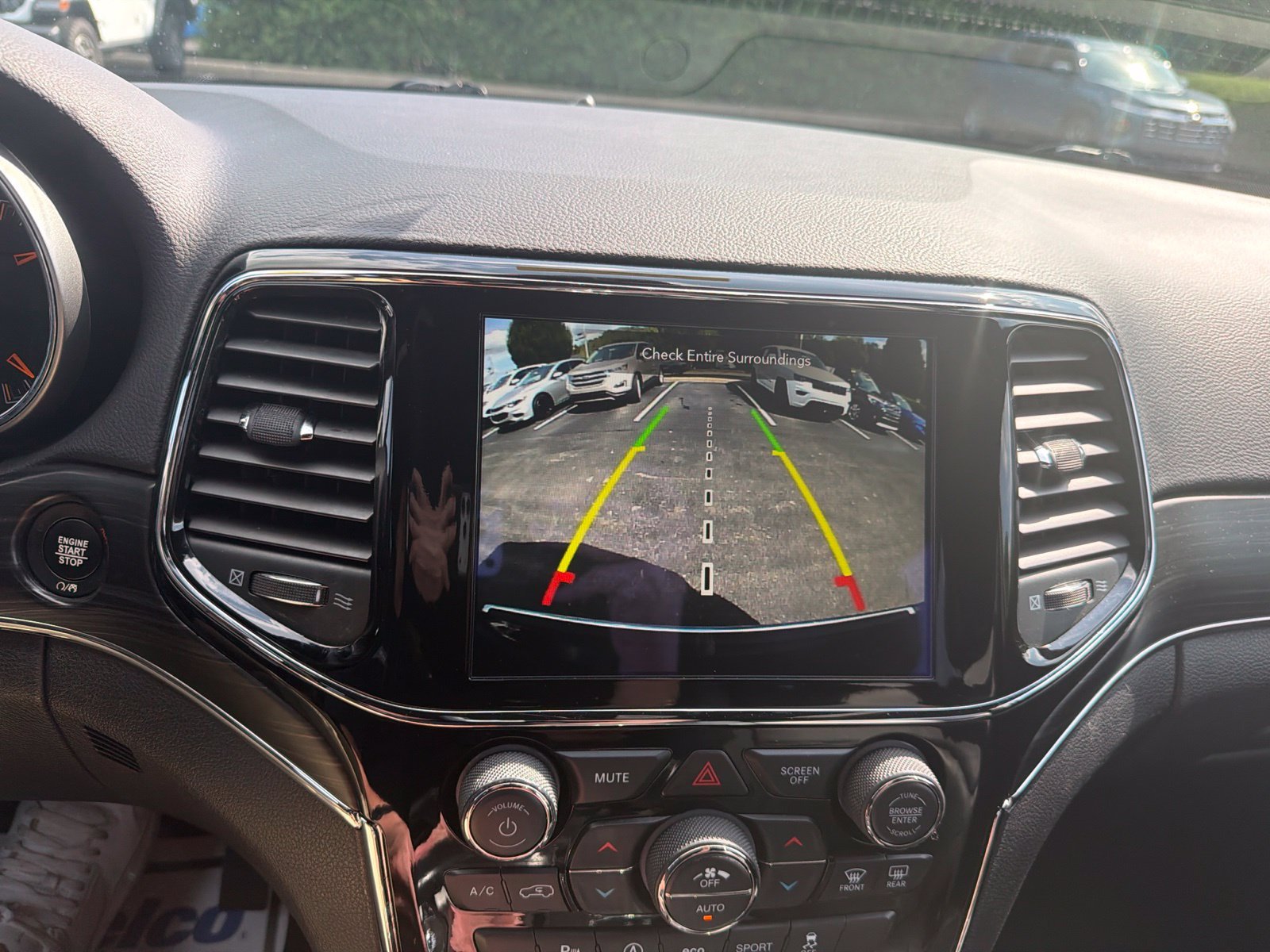 Used 2019 Jeep Grand Cherokee Limited AWD/4WD image 17