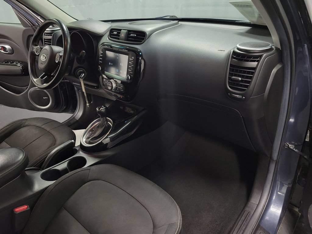 Used 2016 Kia Soul + w/ Audio Package FWD image 23