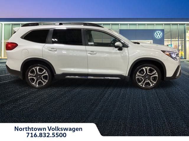 Used 2023 Subaru Ascent Limited image 2