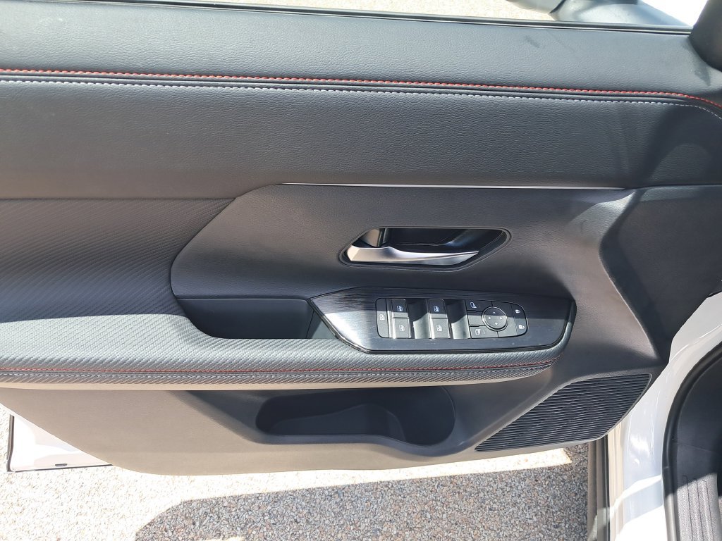 New 2026 Nissan Kicks SR AWD/4WD image 11