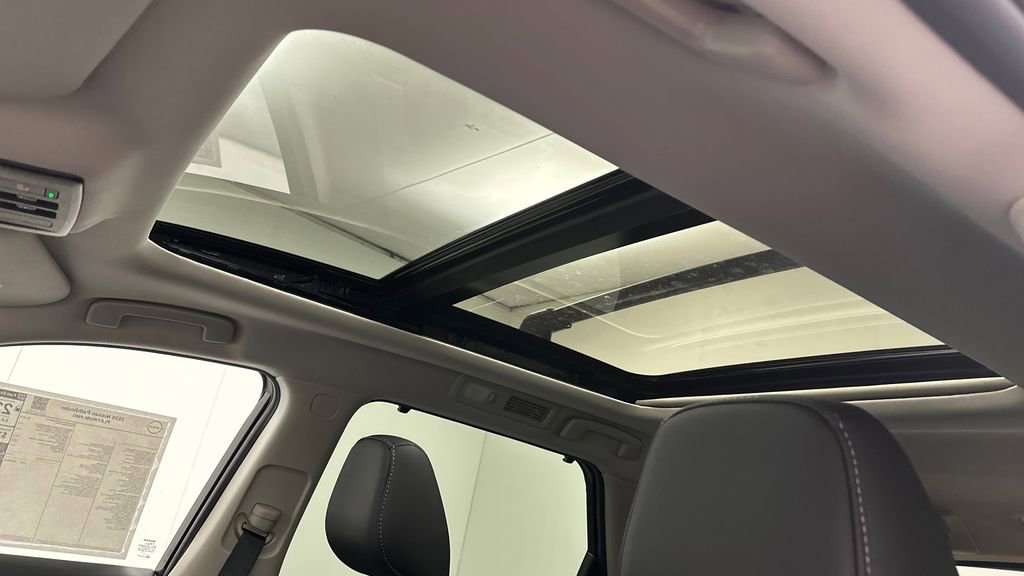 New 2026 Nissan Pathfinder Platinum AWD/4WD image 17