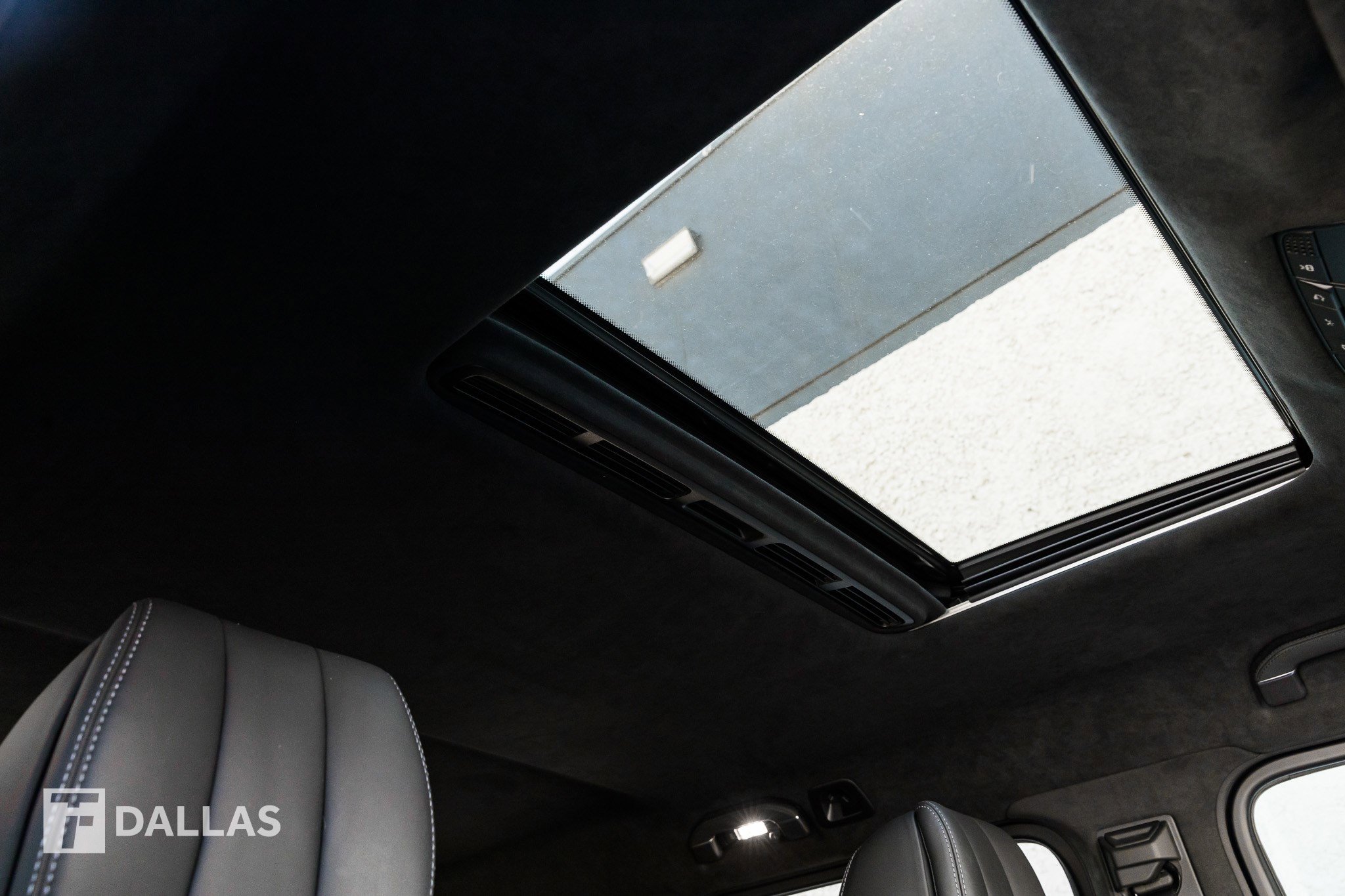 Used 2022 Mercedes-Benz G 63 AMG 4MATIC w/ G Manufaktur Interior Package image 41