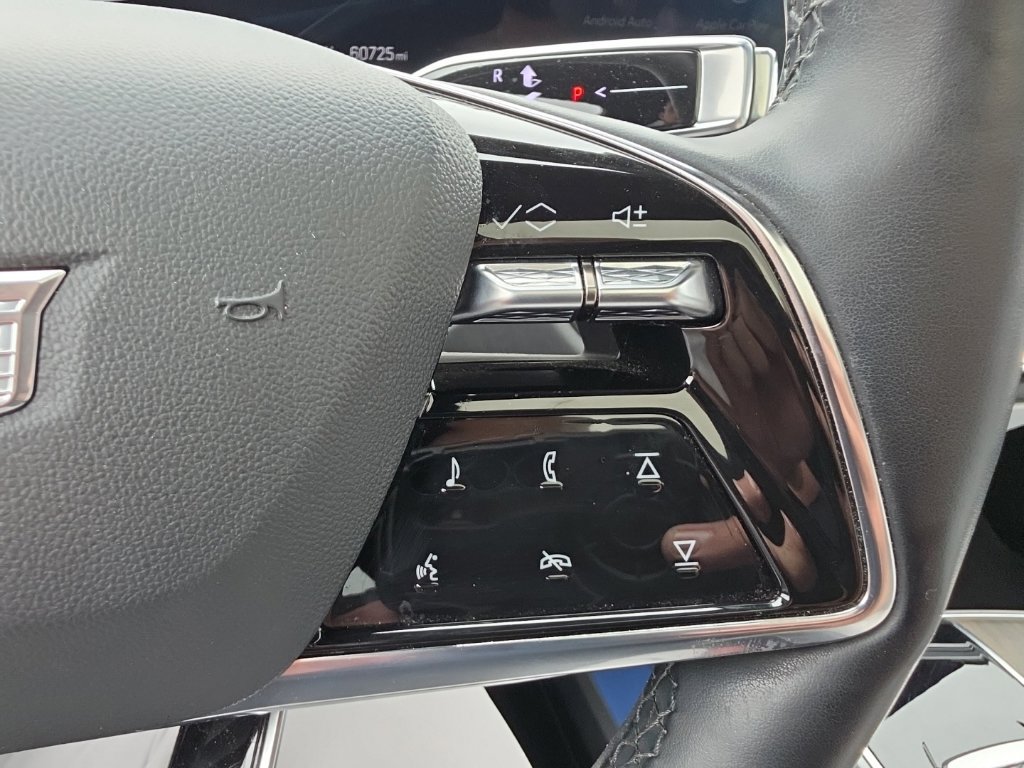 Used 2023 Cadillac Lyriq 2WD image 20