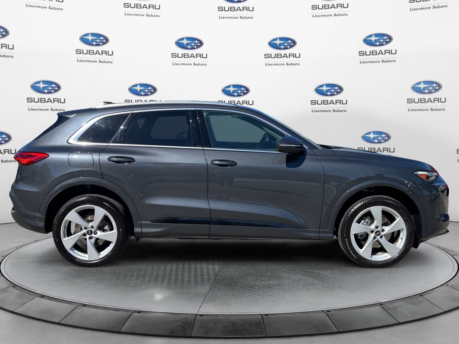 Used 2025 Audi Q5 Premium Plus w/ Premium Plus AWD/4WD image 6
