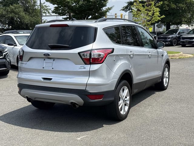Used 2017 Ford Escape SE w/ Equipment Group 201A AWD/4WD image 2