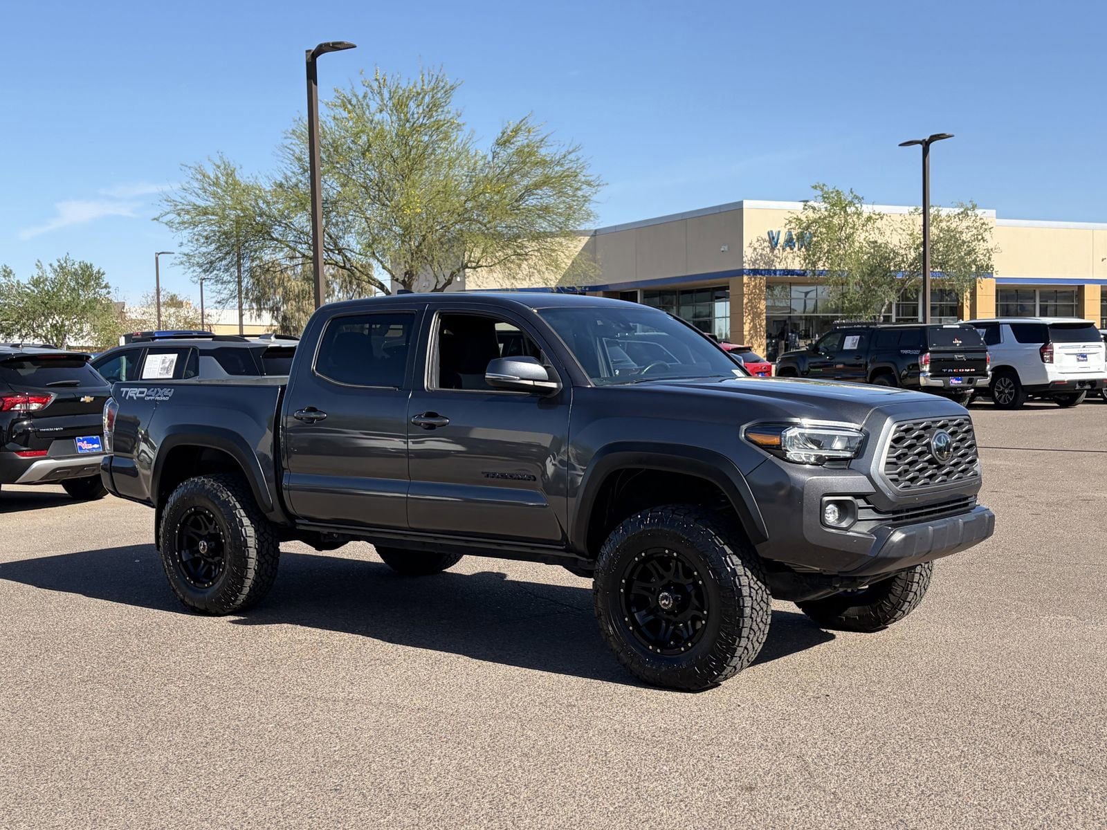 Used 2021 Toyota Tacoma TRD Off-Road w/ Technology Package AWD/4WD image 8