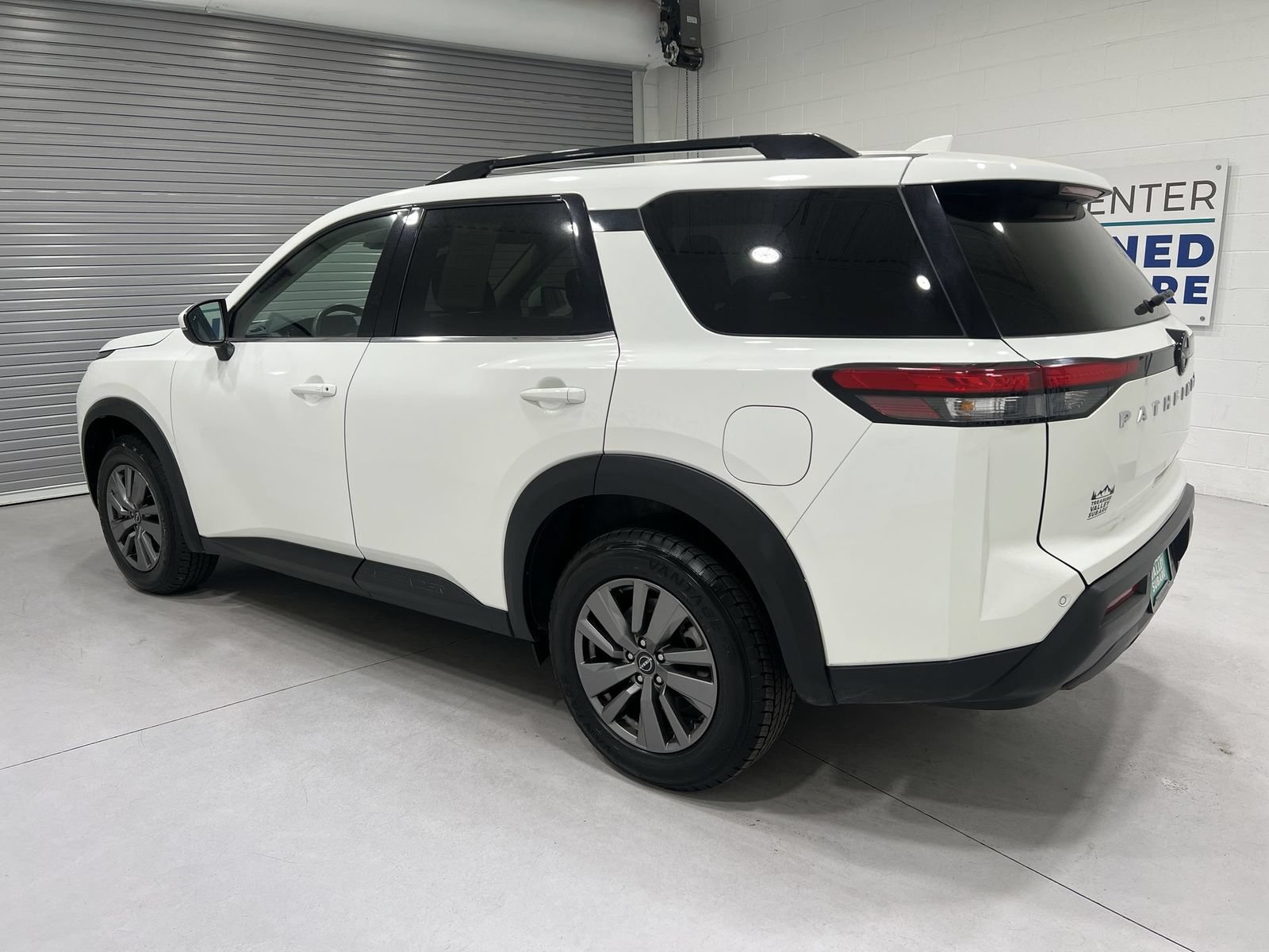 Used 2025 Nissan Pathfinder SV AWD/4WD image 6