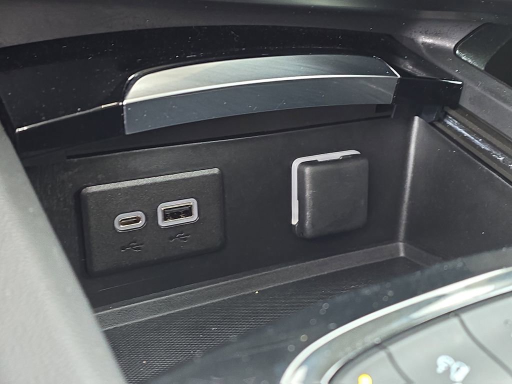 Certified 2023 Buick Envision Essence w/ Sport Touring Package image 20