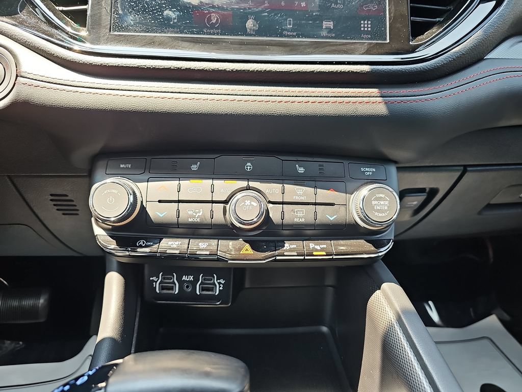 Used 2025 Dodge Durango GT RWD image 24