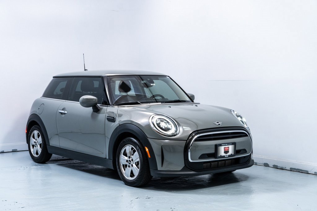 Used 2022 MINI Cooper 2-Door Hardtop image 9